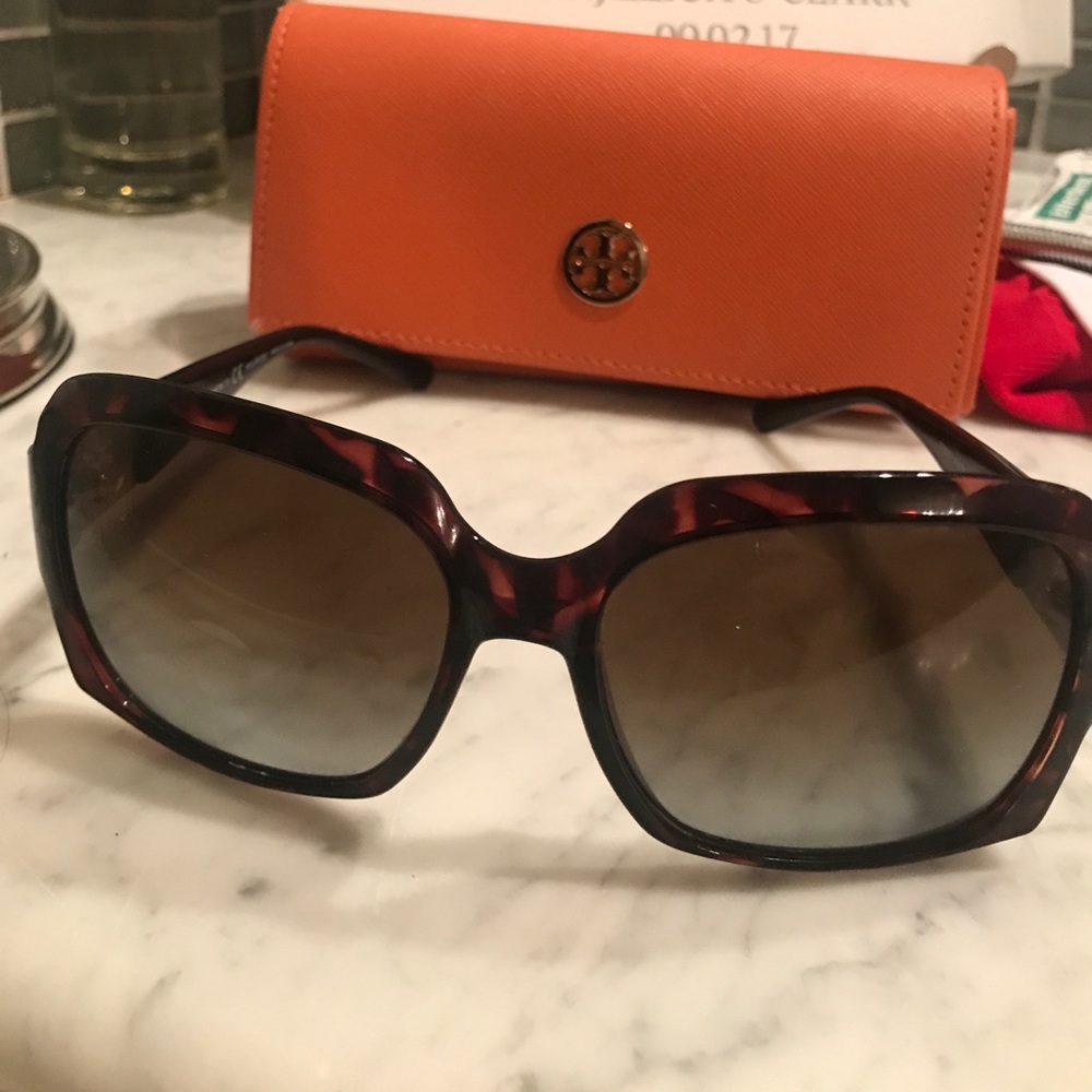 Tory burch fabulous sunglasses with box